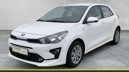 Weiß Gebraucht 2020 Kia Rio Edition 7 Limousine | 10.690 € (Fairer Preis)