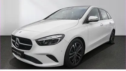 Gebraucht Mercedes B200 Progressive 163 PS (119 kW) 2025 Unilack polarweiß Van / Kleinbus