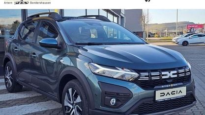 Nowe Dacia Sandero Expression 91 KM (66 kW) 2025 Zielony Sedan/Limuzyna