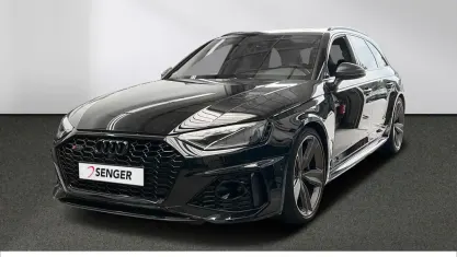 Gebraucht Audi RS4 Ambiente 450 PS (330 kW) 2023 Mythosschwarz metallic Kombi