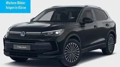 Schwarz (deep black perleffekt) Gebraucht 2024 VW Tiguan Life SUV | 37.930 € (Fairer Preis)