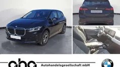 Sapphirschwarz metallic Gebraucht 2024 BMW 216 Van / Kleinbus | 27.690 € (Fairer Preis)