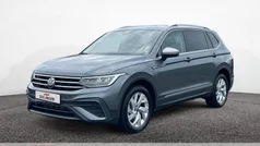 Grau Gebraucht 2024 VW Tiguan Allspace S SUV | 42.945 € (Fairer Preis)
