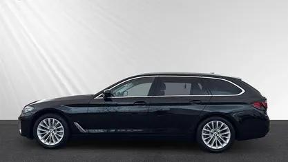 Schwarz Gebraucht 2023 BMW 520 Luxury Line Kombi | 32.980 € (Fairer Preis)