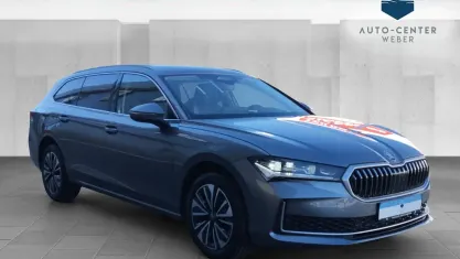 Gebraucht Skoda Superb Selection 150 PS (110 kW) 2026 Grau Kombi