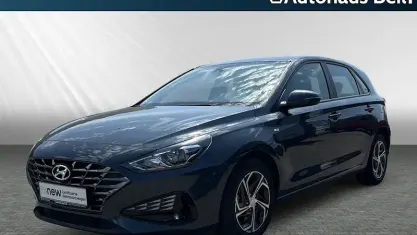 Gebraucht Hyundai i30 Select 120 PS (88 kW) 2023 Blau Limousine