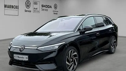 Grenadillschwarz metallic Gebraucht 2024 VW ID.7 Pro Kombi | 50.970 € (Fairer Preis)