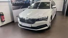 Weiß Gebraucht 2020 Skoda Superb Kombi | 24.700 € (Guter Preis)