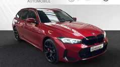 Fire red metallic Gebraucht 2025 BMW 330e M Sport Kombi | 51.990 € (Fairer Preis)