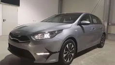 Lunargrau metallic Neu 2025 Kia Ceed Limousine | 20.300 € (Superpreis)