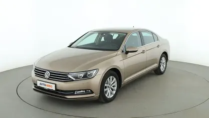 Gebraucht VW Passat Comfortline 125 PS (91 kW) 2015 Gold Limousine