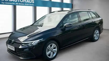 Gebraucht VW Golf VIII Life 110 PS (80 kW) 2024 Schwarz Kombi