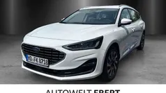 Frostweiß Gebraucht 2025 Ford Focus Titanium Limousine | 28.990 € (Etwas zu teuer)