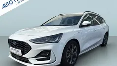 Weiß Gebraucht 2024 Ford Focus ST-Line Limousine | 27.850 € (Fairer Preis)