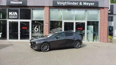 Grau Gebraucht 2024 Mazda 3 Exclusive Limousine | 28.885 € (Fairer Preis)
