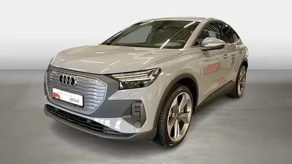 Kieselgrau Gebraucht 2025 Audi Q4 Sportback e-tron Ambiente SUV | 42.480 € (Fairer Preis)