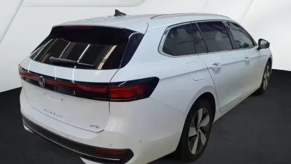 Gebraucht VW Passat Business 150 PS (110 kW) 2025 Weiß Kombi