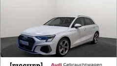 Weiss Gebraucht 2024 Audi A3 Sportback S-Line Limousine | 36.440 € (Guter Preis)