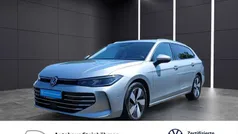 Gebraucht 2024 VW Passat Elegance Kombi | 35.940 € (Fairer Preis)