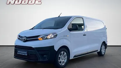 Gebraucht Toyota Proace 100 kW (136 PS) 2022 Schaumweiß Van / Kleinbus