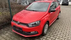 Rot Gebraucht 2016 VW Polo Trendline Kleinwagen | 6.990 €