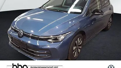 Anemonenblau metallic Gebraucht 2025 VW Golf Life Limousine | 22.430 € (Superpreis)