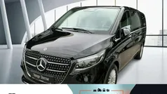 Obsidianschwarz metallic Gebraucht 2024 Mercedes V300 Avantgarde Van / Kleinbus | 71.857 € (Fairer Preis)