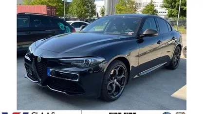 Nero vulcano, metallic) (schwarz Gebraucht 2022 Alfa Romeo Giulia Estrema Limousine | 34.990 € (Fairer Preis)