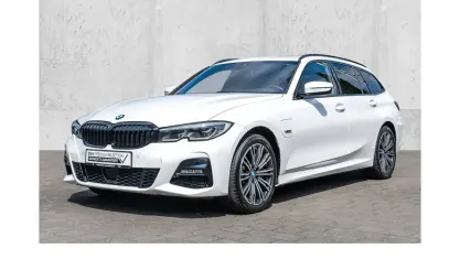 Gebraucht BMW 330 M Sport 184 PS (135 kW) 2022 Weiß Kombi