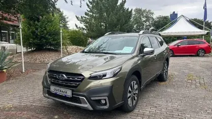 Neu Subaru Outback Platinum 169 PS (124 kW) 2026 Grün Limousine