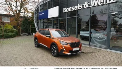 Orange metallic Gebraucht 2023 Peugeot 2008 Allure SUV | 18.990 € (Guter Preis)