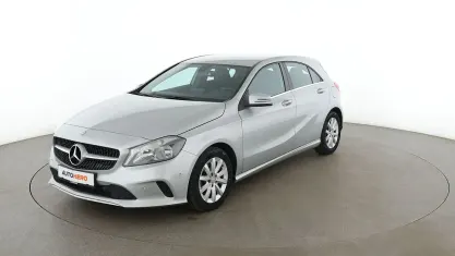 Gebraucht Mercedes A180 Style 122 PS (89 kW) 2015 Silber Kleinwagen