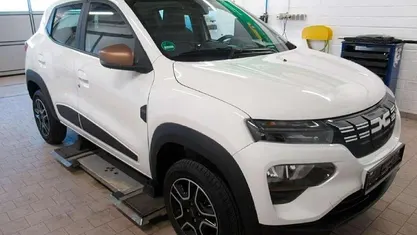 Gebraucht 2023 Dacia Spring Extreme Kleinwagen | 12.998 € (Fairer Preis)