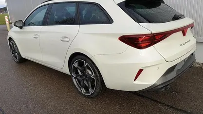 Taigagrau Gebraucht 2024 Cupra Leon VZ Kombi | 42.690 € (Fairer Preis)