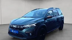 Grün Gebraucht 2023 Dacia Jogger Extreme Van / Kleinbus | 18.450 € (Fairer Preis)