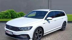 Weiss Gebraucht 2022 VW Passat Business Kombi | 28.920 € (Fairer Preis)