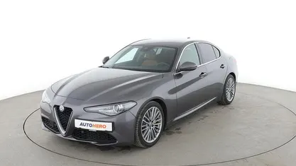 Grau Gebraucht 2016 Alfa Romeo Giulia Super Limousine | 19.590 € (Fairer Preis)