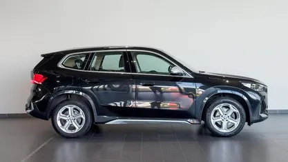 Gebraucht BMW X1 Luxury Line 136 PS (100 kW) 2023 Black sapphire metallic (schwarz) SUV