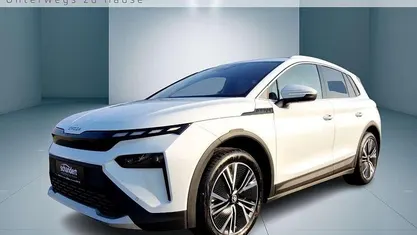 Moonweiß metallic (weiß) metallic Gebraucht 2025 Skoda Elroq Lodge SUV | 45.960 € (Fairer Preis)