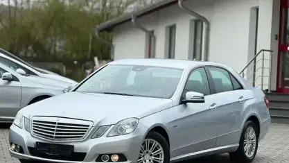 Gebraucht Mercedes E200 136 PS (100 kW) 2009 Silber Limousine