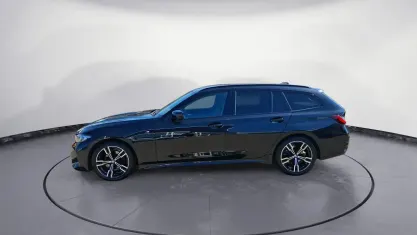 Gebraucht BMW 318 M Sport 150 PS (110 kW) 2024 Schwarz Kombi