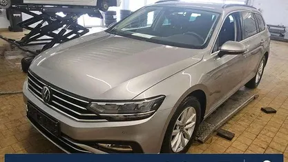 Gebraucht VW Passat Business 150 PS (110 kW) 2023 Pyritsilber metallic Kombi