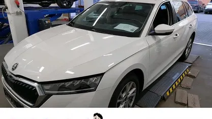 Weiss Gebraucht 2023 Skoda Octavia Style Kombi | 21.777 € (Fairer Preis)