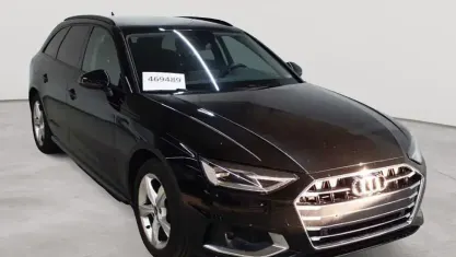 Gebraucht Audi A4 Advanced 163 PS (119 kW) 2023 Mythosschwarz metallic Kombi