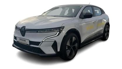 Używany Renault Megane E-Tech Equilibre 96 kW (131 KM) 2024 Biały Sedan/Limuzyna