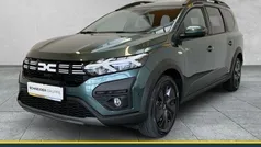 Grün Neu 2025 Dacia Jogger Expression Limousine | 20.490 € (Guter Preis)