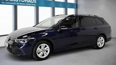 Blau Gebraucht 2024 VW Golf VIII Life Kombi | 25.930 € (Fairer Preis)