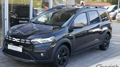 Neu Dacia Jogger Extreme 141 PS (103 kW) 2025 Schwarz Van / Kleinbus