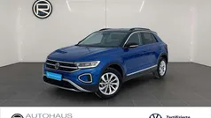 Blau Gebraucht 2024 VW T-Roc Style SUV | 32.980 € (Fairer Preis)