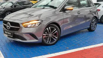 Gebraucht Mercedes B180 Progressive 136 PS (100 kW) 2024 Metalliclack mountaingrau Kleinwagen